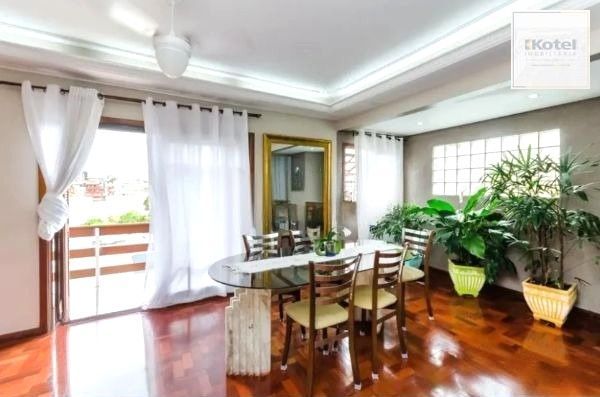 Casa / sobrado no bairro Jardim Itu de 3 dormitórios e pátio com piscina