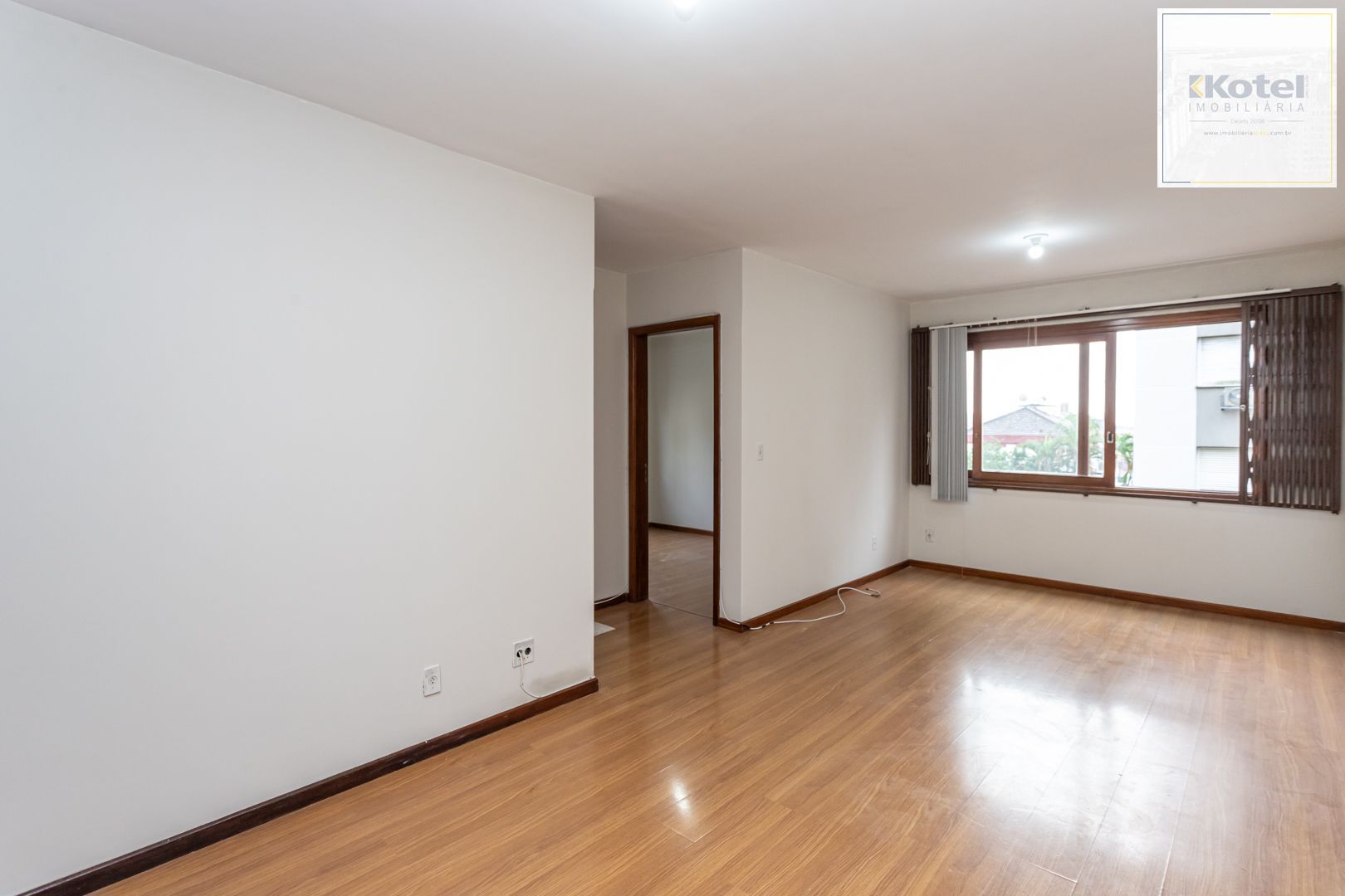 Apartamento no bairro Vila Ipiranga de 2 dormitórios e vaga DESOCUPADO