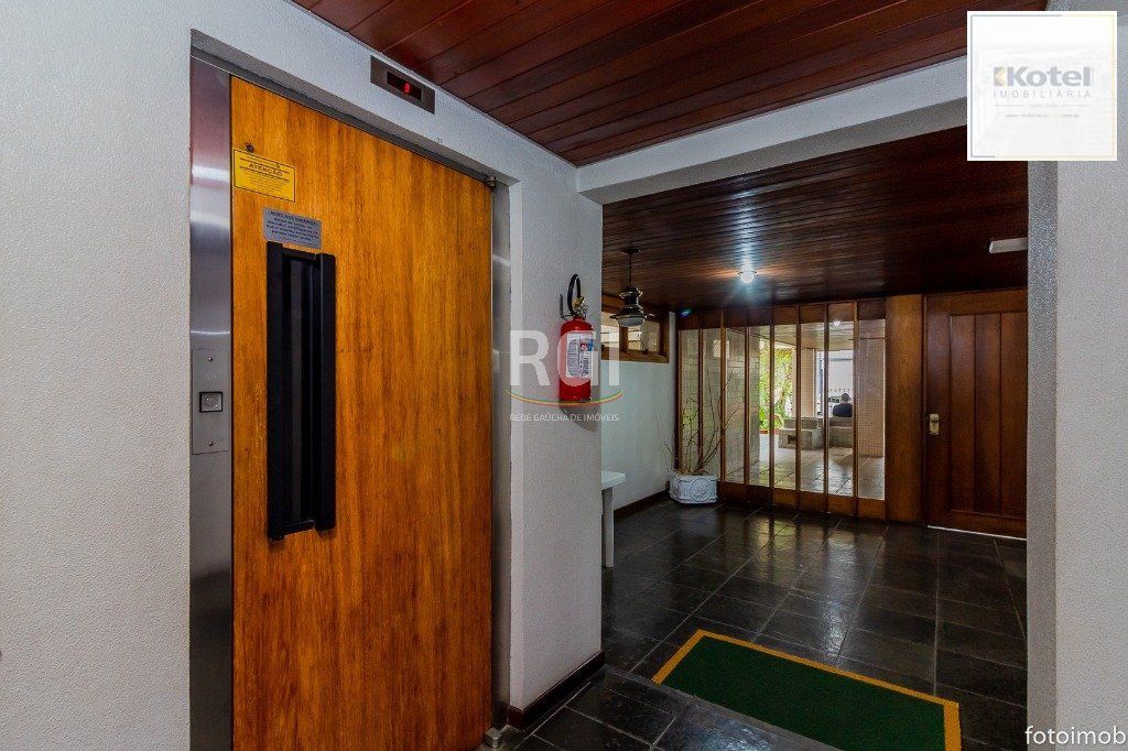Cobertura para Venda - 248.34m², 3 dormitórios, sendo 1 suites, 3 vagas - Petrópolis — foto 4