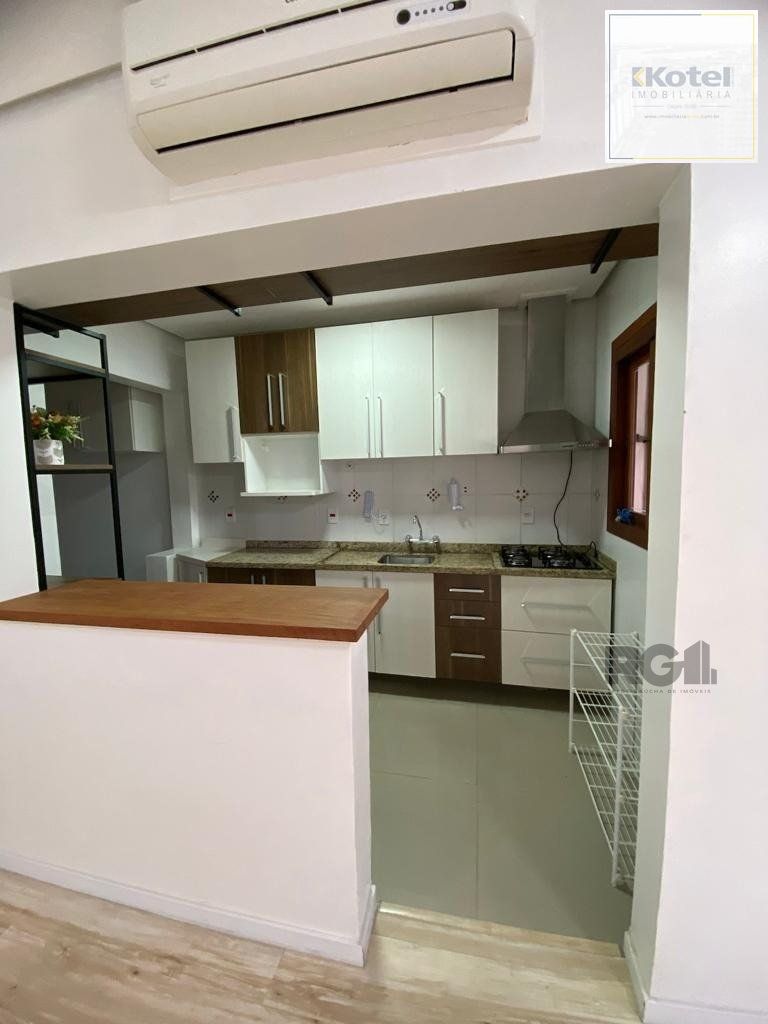 Casa térrea com 02 dormitórios e 01 vaga, no bairro Aberta dos Morros, em Porto Alegre.