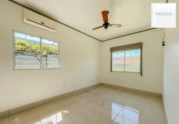Casa no bairro Cavalhada de 3 dormitórios e 3 vagas — foto 3