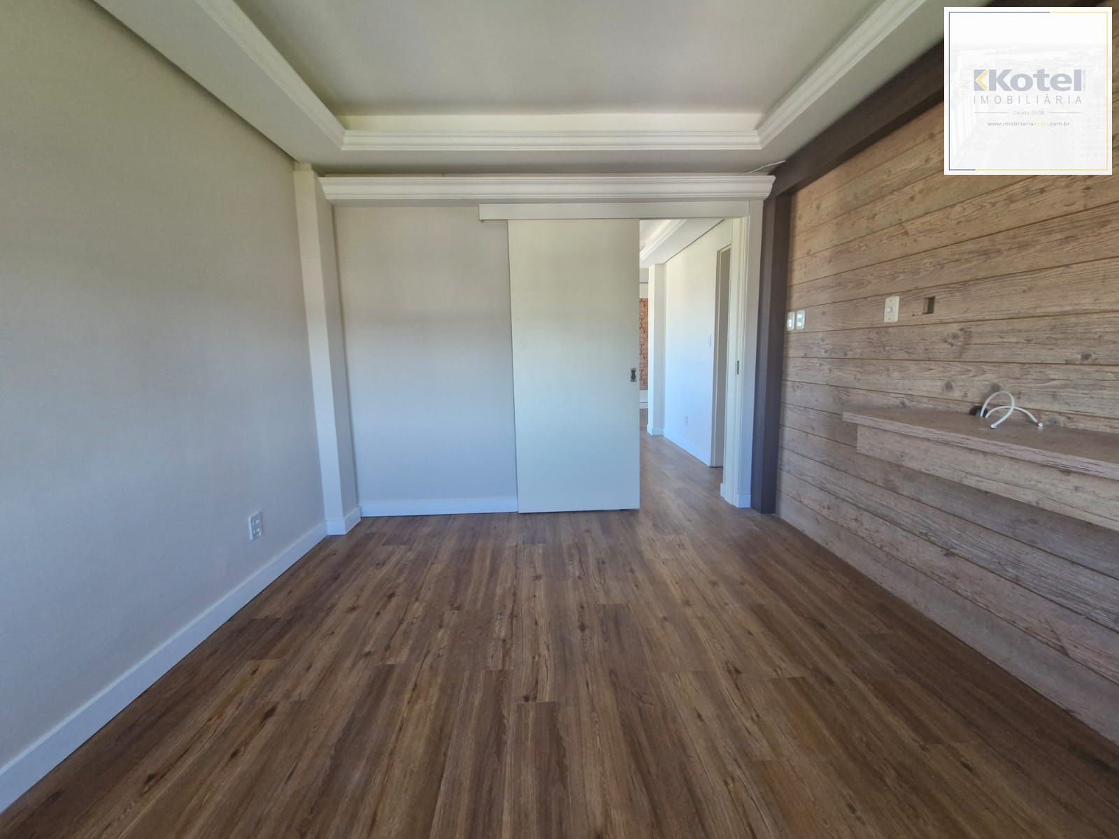 Apartamento no bairro Cristal de 2 dormitórios e vaga DESOCUPADO — foto 4