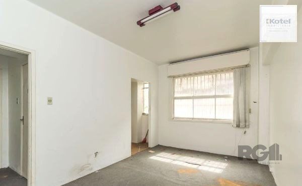 Apartamento de 1 dormitório, Centro Histórico desocupado