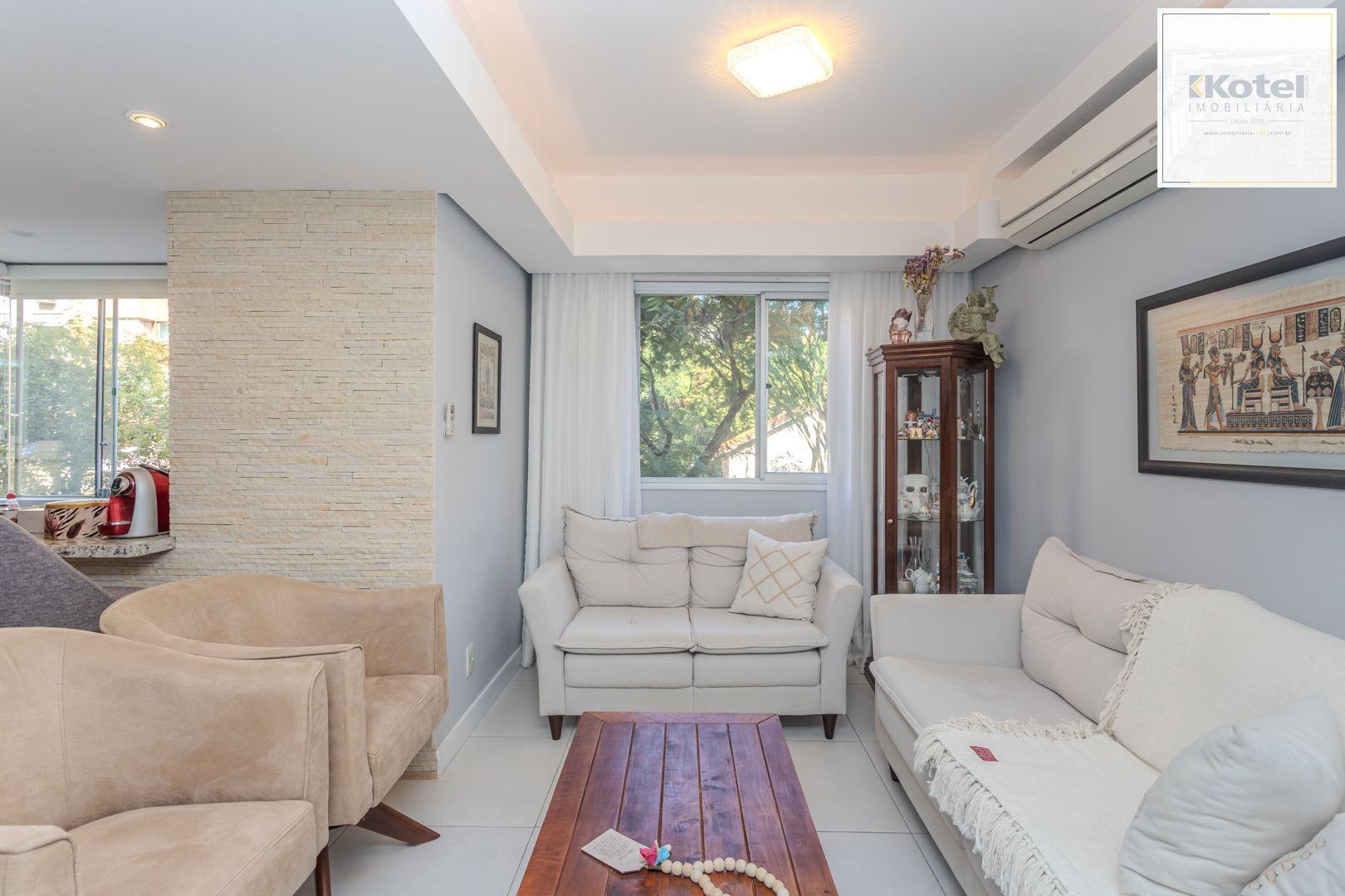 Apartamento diferenciado no bairro Nonoai de 3 dormitórios  2 vagas e infra