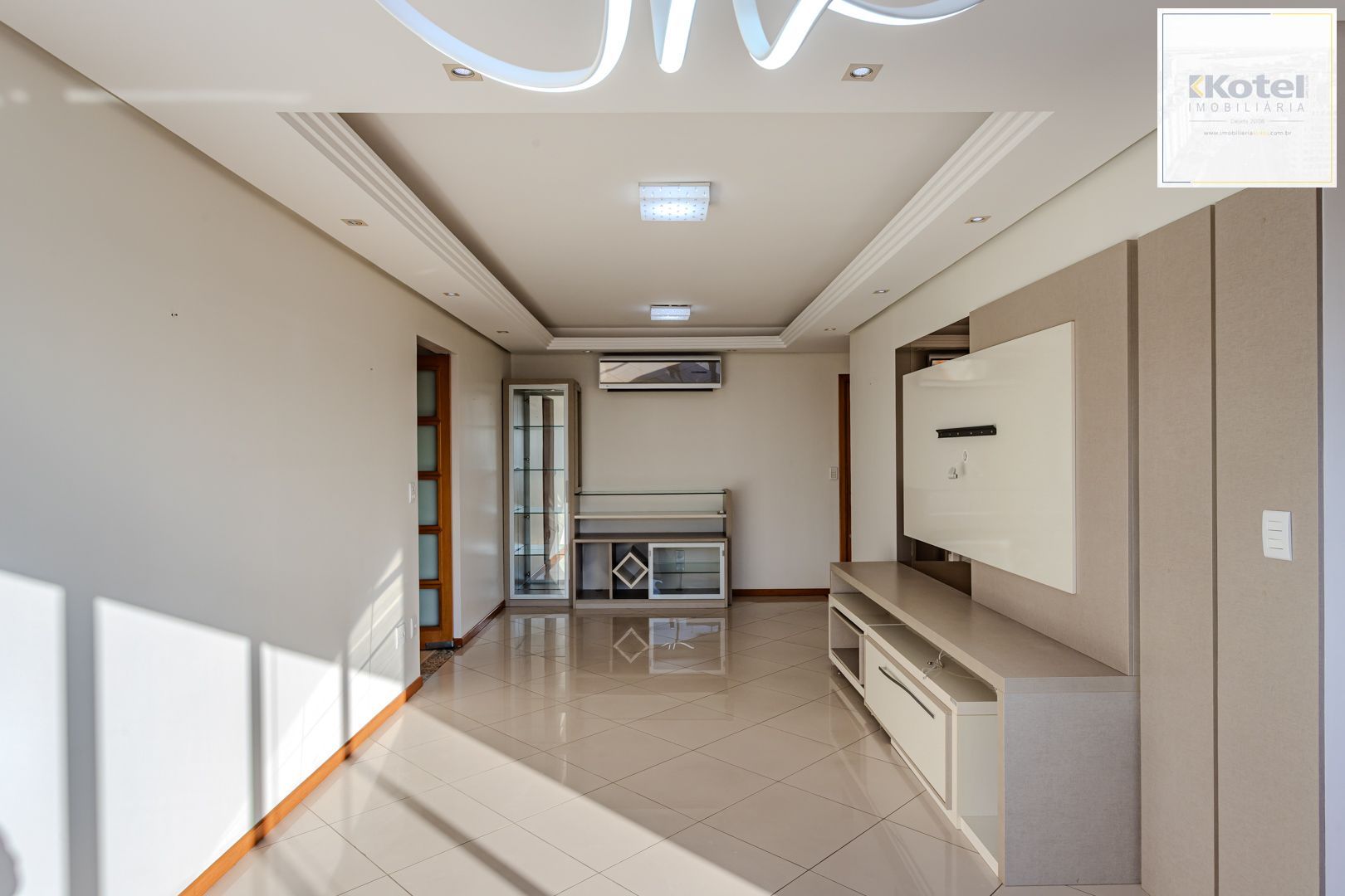 Apartamento no Cristo Redentor de 3 dormitórios e 2 vagas DESOCUPADO