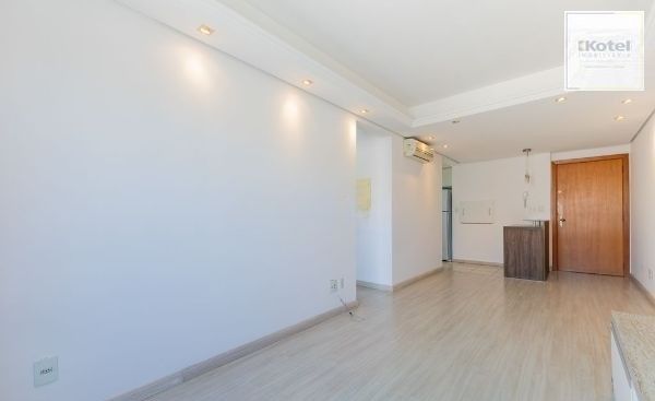 Apartamento no Centro de 2 dormitórios e 2 vagas DESOCUPADO