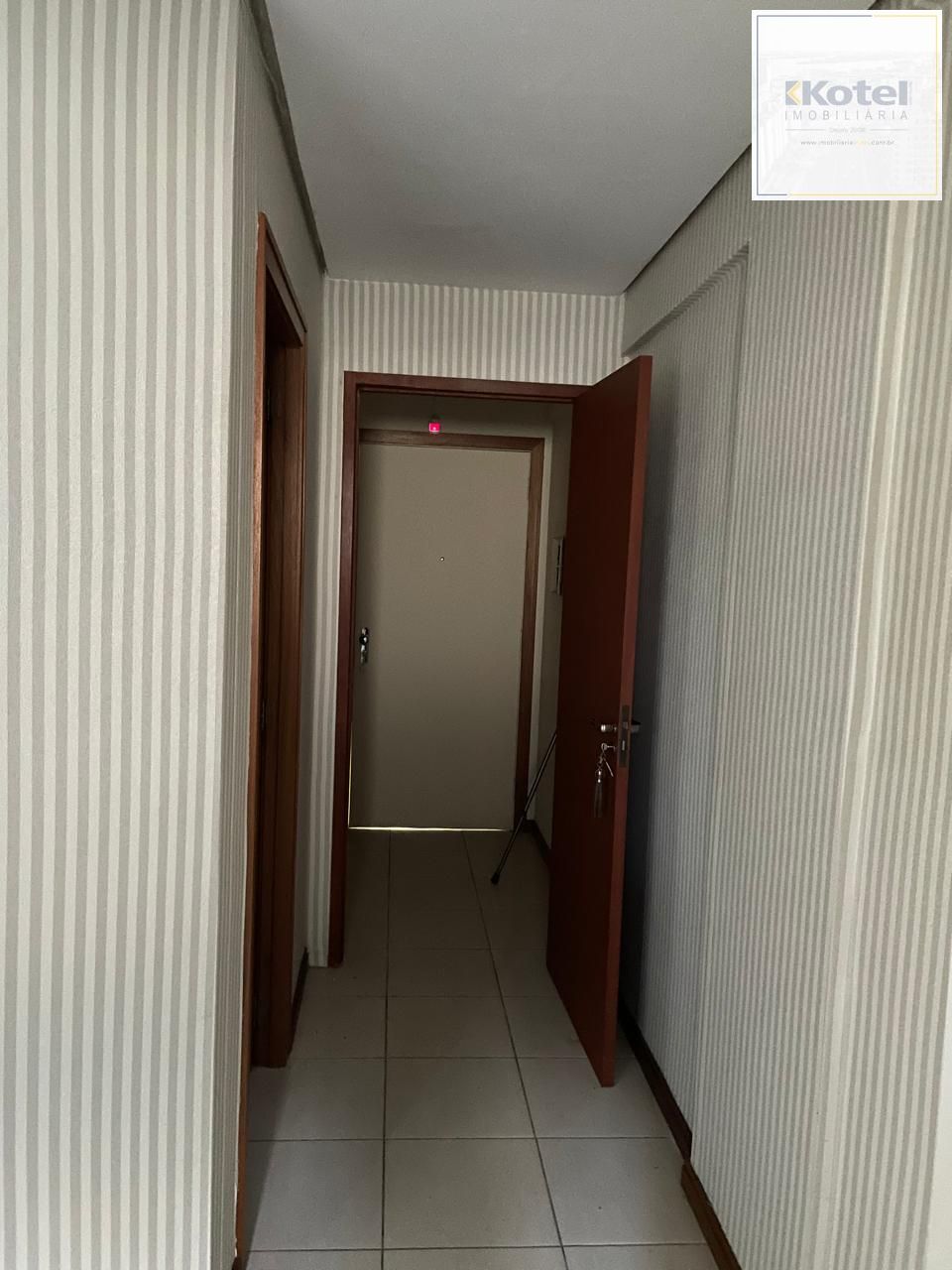 Conjunto comercial no bairro Floresta com terraço privativo DESOCUPADO