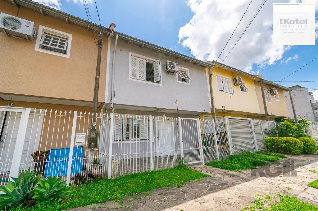 Casa sobrado no Sarandi de 3 dormitórios e vaga