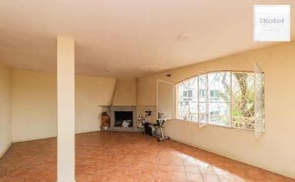 CASA DESOCUPADA E SEMI MOBILIADA, COM SUÍTE MASTER, SACADA, VISTA PANORÂMICA, EM AMPLO TERRENO NO SANTA TEREZA — foto 2