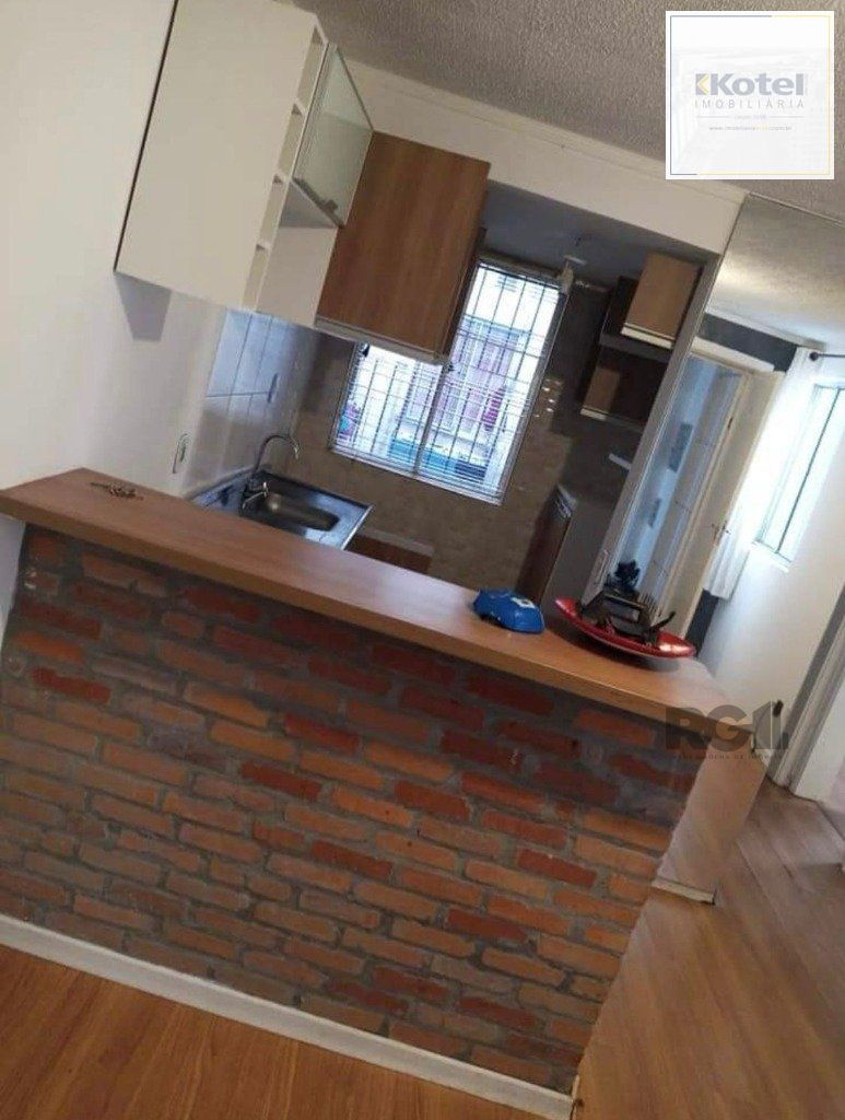 Apartamento 02 dormitórios e vaga rotativa, no bairro Jardim Leopoldina, em Porto Alegre, RS.