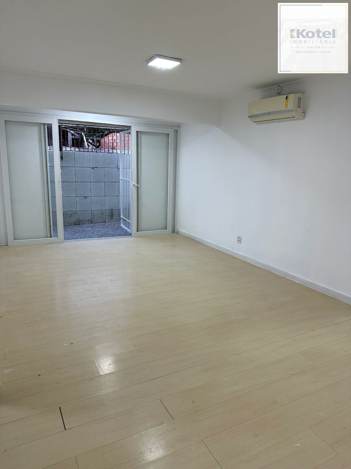 Apartamento com 3 Quartos, térreo com pátio privativo, 1 vaga coberta à Venda, 88m² privativos, só R$ 299.000