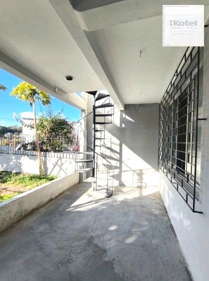 Casa sobrado no bairro Jardim do Salso DESOCUPADA