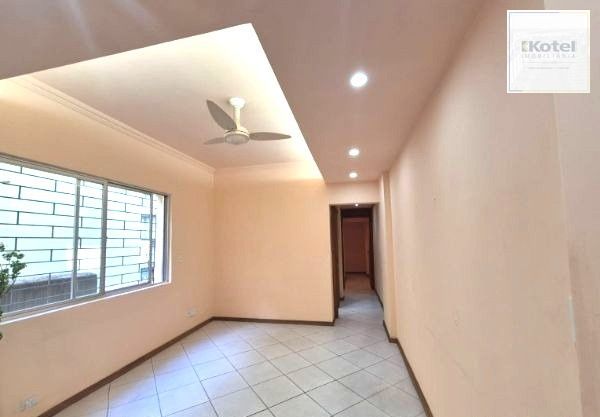 Apartamento no Centro de 2 dormitórios DESOCUPADO
