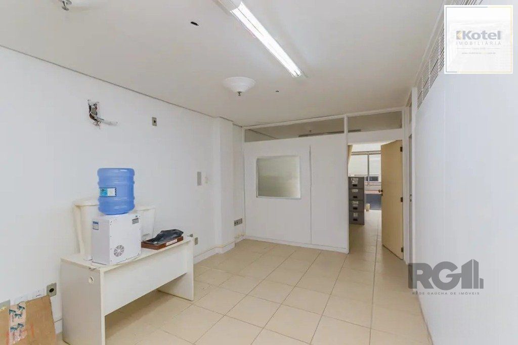 Sala Comercial à venda, 80m², Centro Histórico - Porto Alegre
