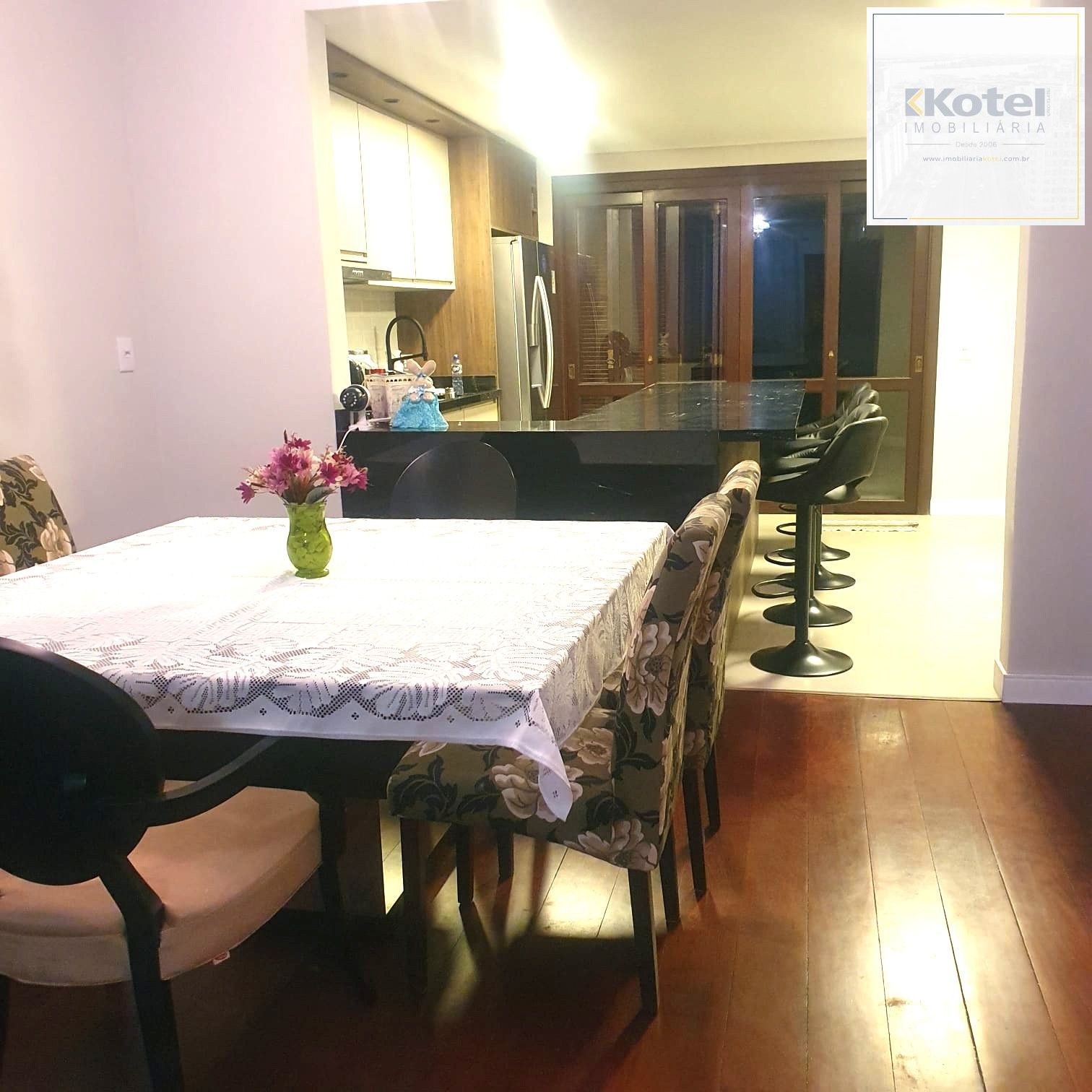 Sobrado no Menino Deus de 3 dormitórios e vaga — foto 3