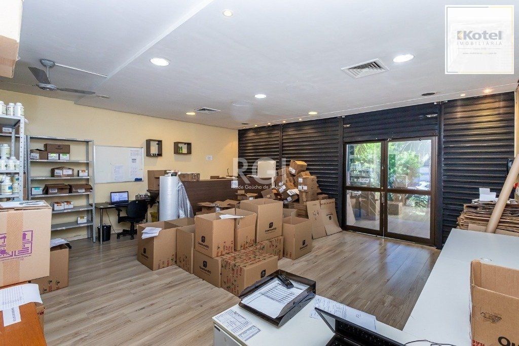 Loja Comercial na Av Cristóvão Colombo