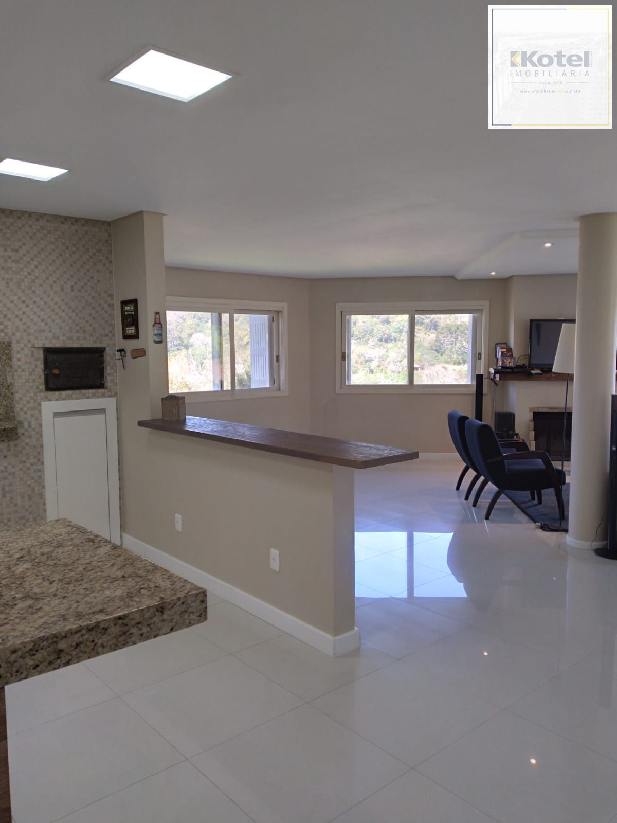 CASA COM 3 DORMIT — foto 3