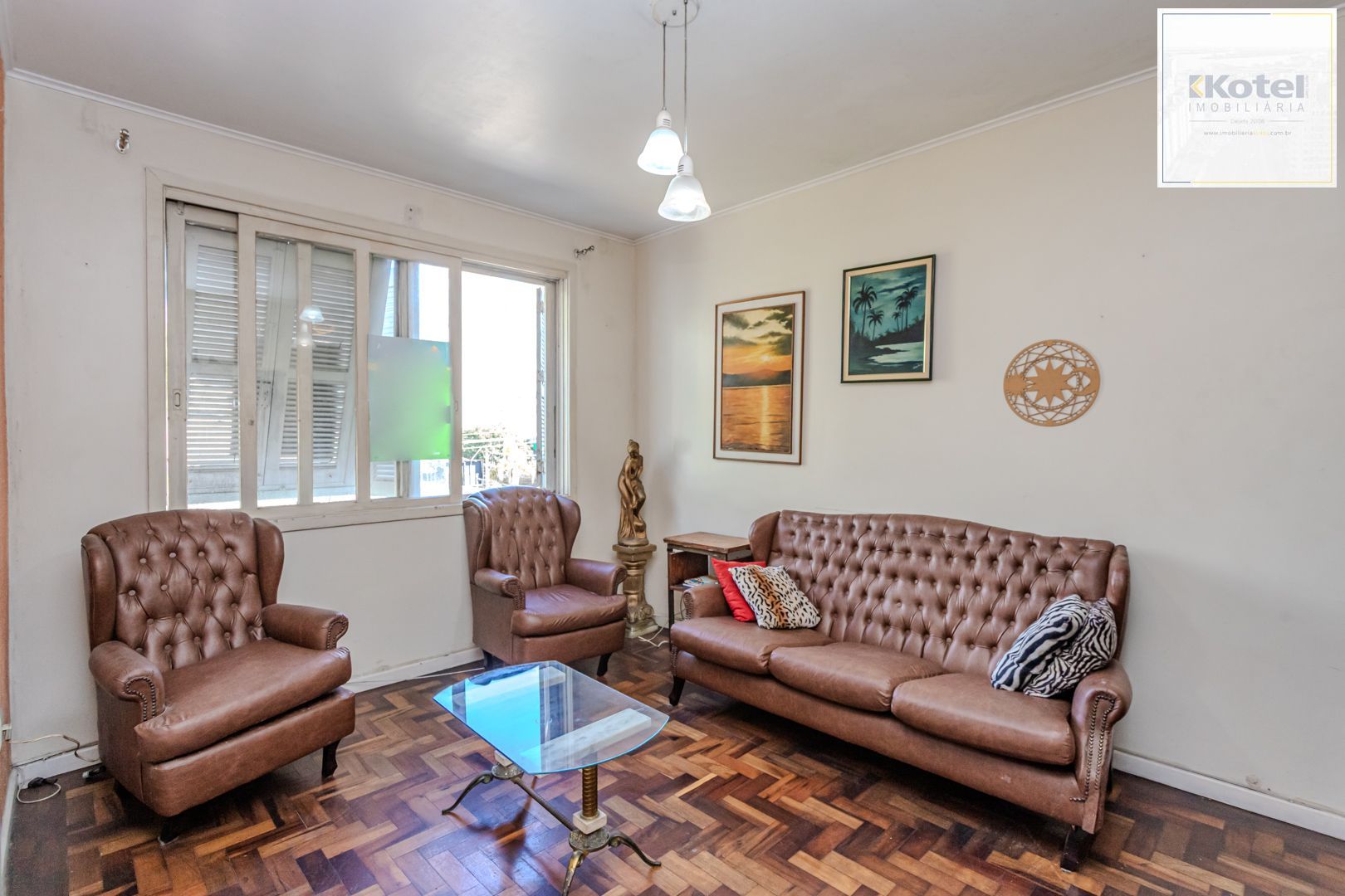 amplo apto 03 dor. de frente,  piso em parquet, , peças amplas , localizado junto a AV. CRISTOVÃO COLOMBO no Moinhos de Vento — foto 2