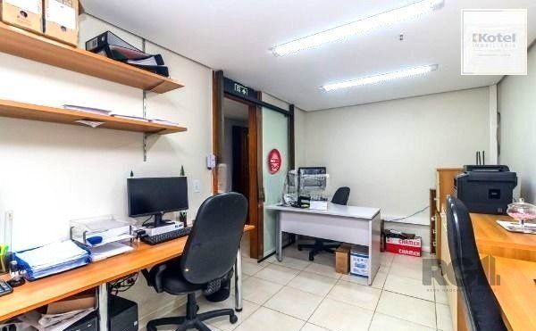 Conjunto comercial cobertura duplex no Centro