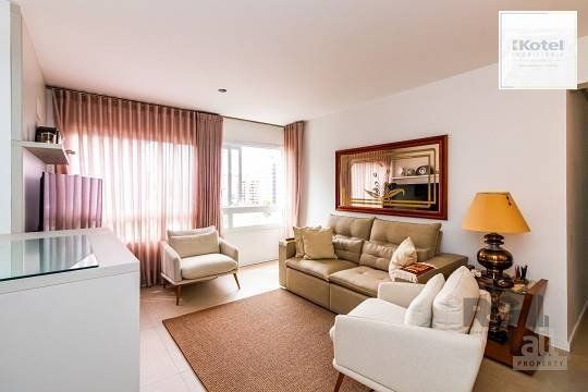 Apartamento  no Menino Deus de 3 dormitórios e 2 vagas
