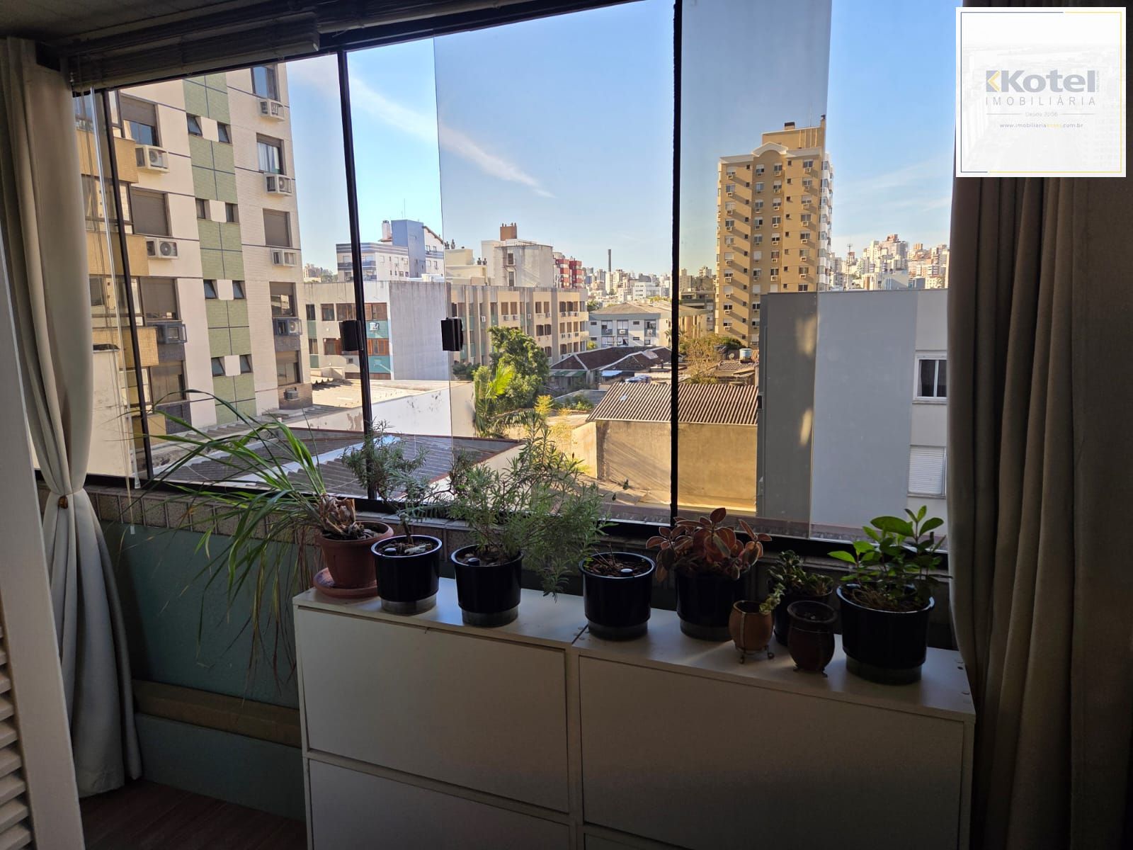 APTO COM 2 DORMITORIOS SENDO 1 SUITE, BAIRRO SANTANA