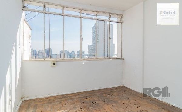 Apartamento no Centro de 3 dormitórios DESOCUPADO — foto 2