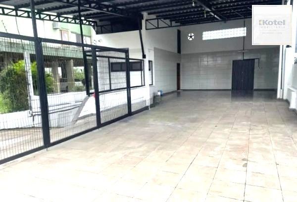 Prédio comercial no bairro Vila Jardim com 550m²