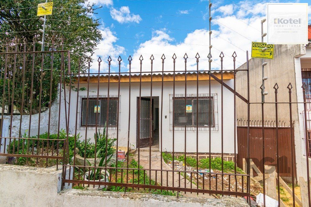 Casa no bairro Cristal de 3 dormitórios