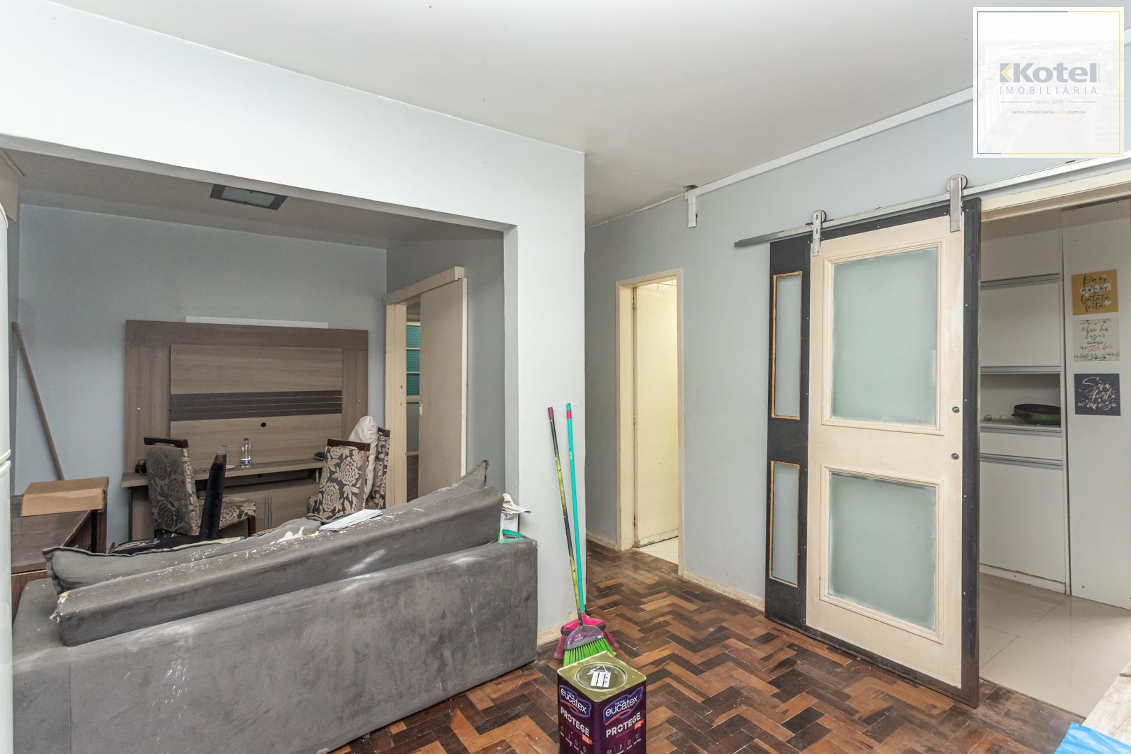Apartamento no bairro Teresópolis de 3 dormitórios e vaga rotativa DESOCUPADO — foto 4