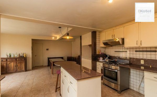 CASA DESOCUPADA E SEMI MOBILIADA, COM SUÍTE MASTER, SACADA, VISTA PANORÂMICA, EM AMPLO TERRENO NO SANTA TEREZA — foto 5