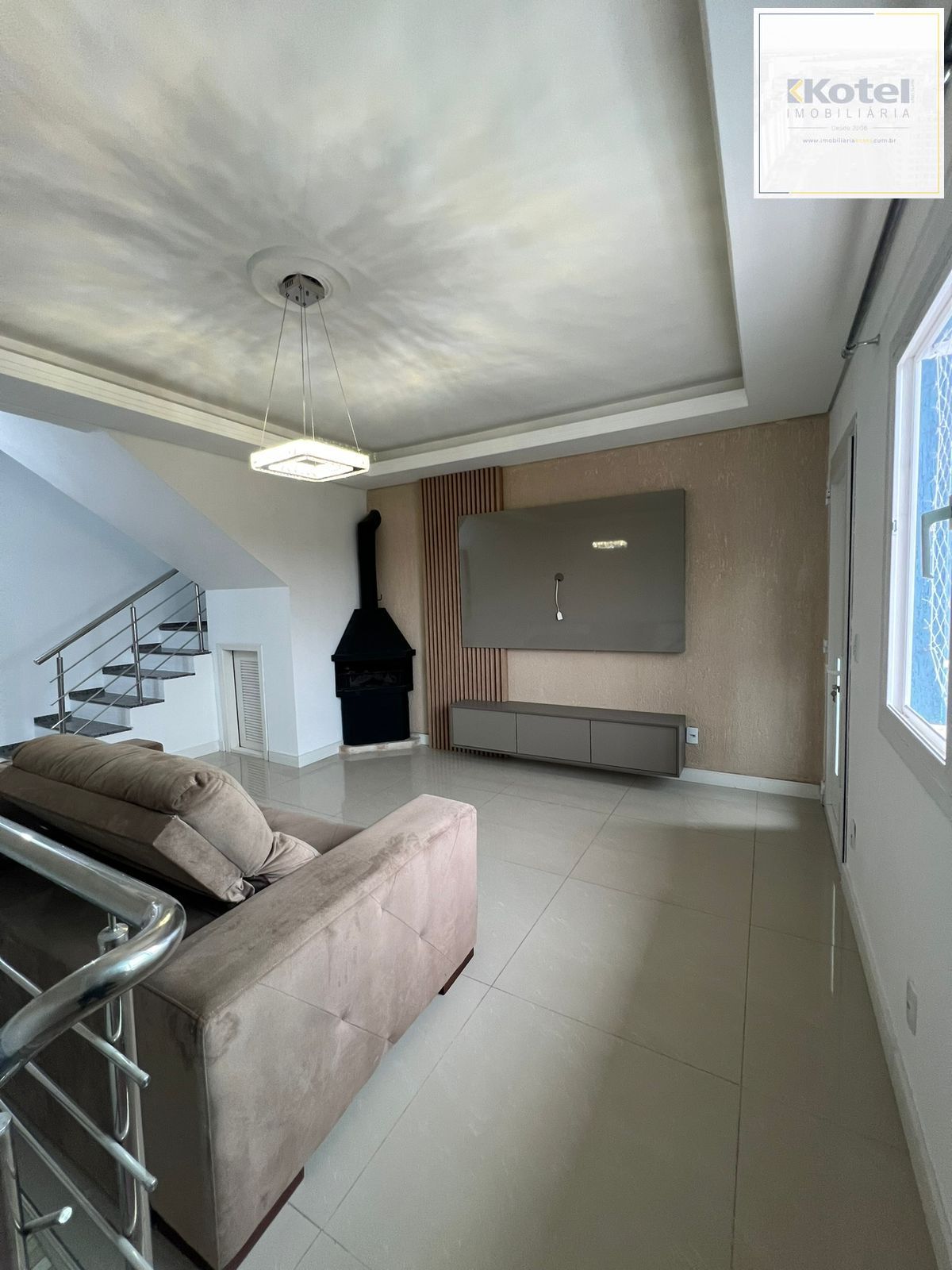 Casa sobrado em Gravatai de 3 dormitórios e 2 vagas