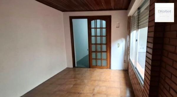 Apartamento de 2 dormitórios no bairro Teresópolis térreo com pátio DESOCUPADO — foto 4