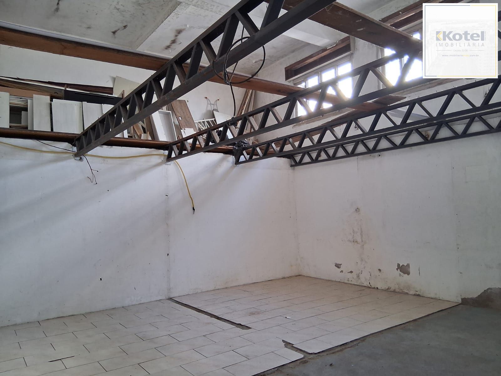 Pavilhão 3 quartos à venda, 289m², Santana - Porto Alegre — foto 2