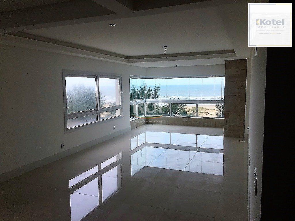 Apartamento para Venda - 123.48m², 3 dormitórios, sendo 2 suites, 2 vagas - Centro