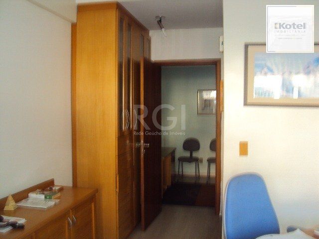 Conjunto / Sala para Venda MOBILIADA no bairro Petrópolis DESOCUPADA