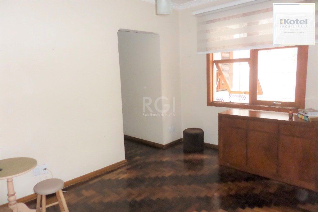 Apartamento 3 dormitórios Menino Deus Reformado e Desocupado