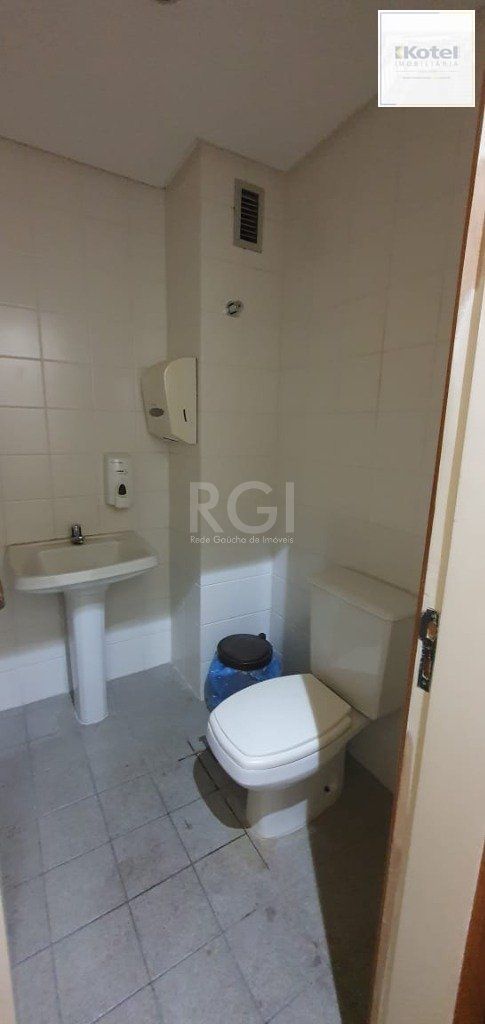 Conjunto / Sala comercial no bairro Petrópolis