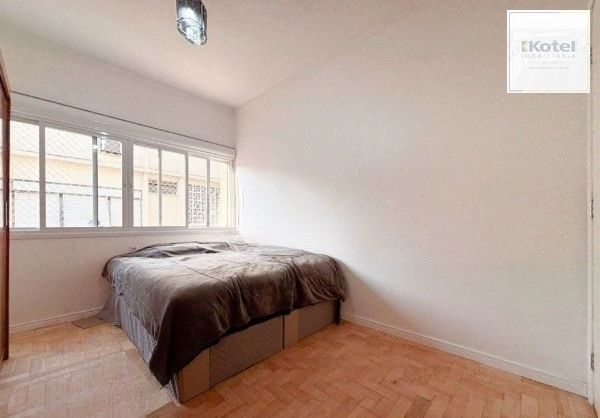 Apartamento de 2 dormitórios no bairro Petrópolis — foto 4