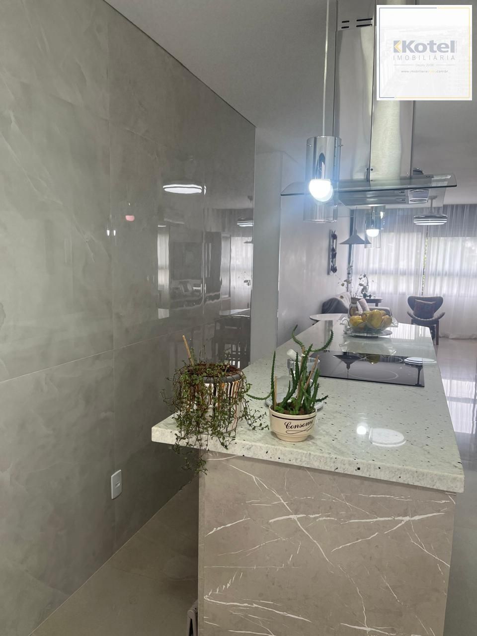 Apartamento no bairro Cristal de 2 dormitórios e vaga MOBILIADO — foto 3