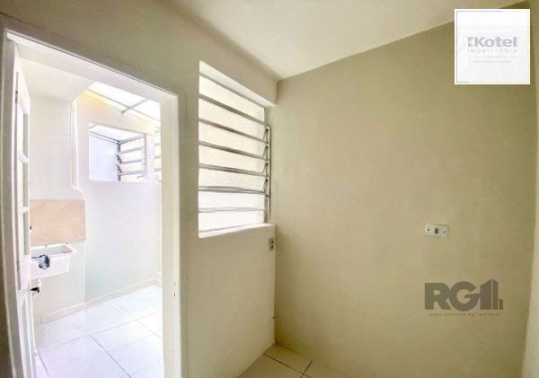 Apartamento no Praia de Belas de 2 dormitórios DESOCUPADO