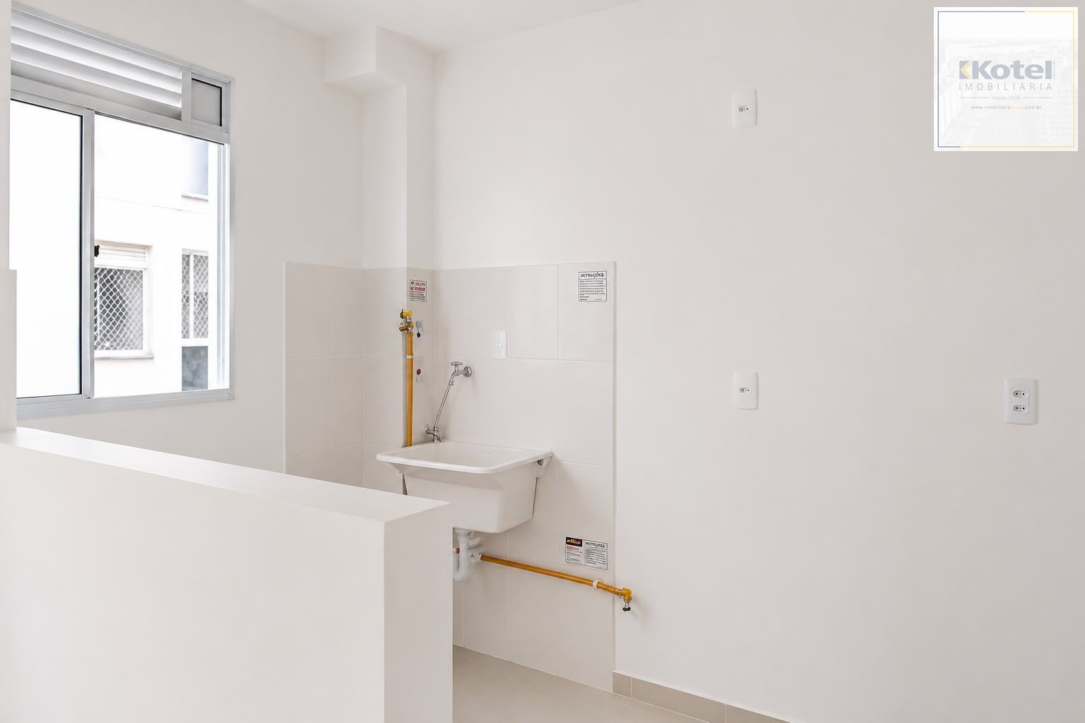 Apartamento com 02 dormitórios, 01 Vaga de garagem  no Condomínio Porto Amalfi, bairro Jansen, em Gravataí/RS. **Aceita Financiamento e FGTS.