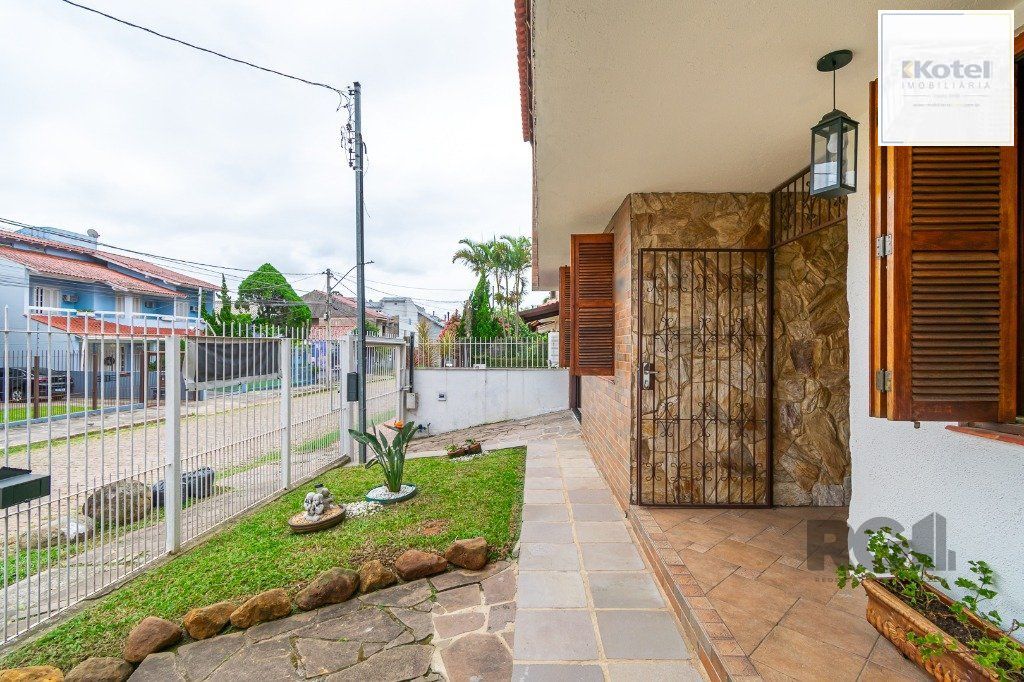 Casa no Jardim Itu com 6 dormitórios e 2 vagas e piscina