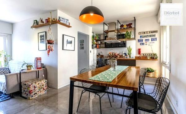 Apartamento na Cidade Baixa de 1 dormitório e dependência REFORMADO