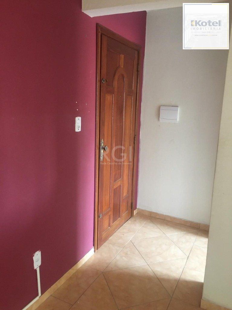 Apartamento 01 dormitório, no bairro Rubem Berta, em Porto Alegre - RS.