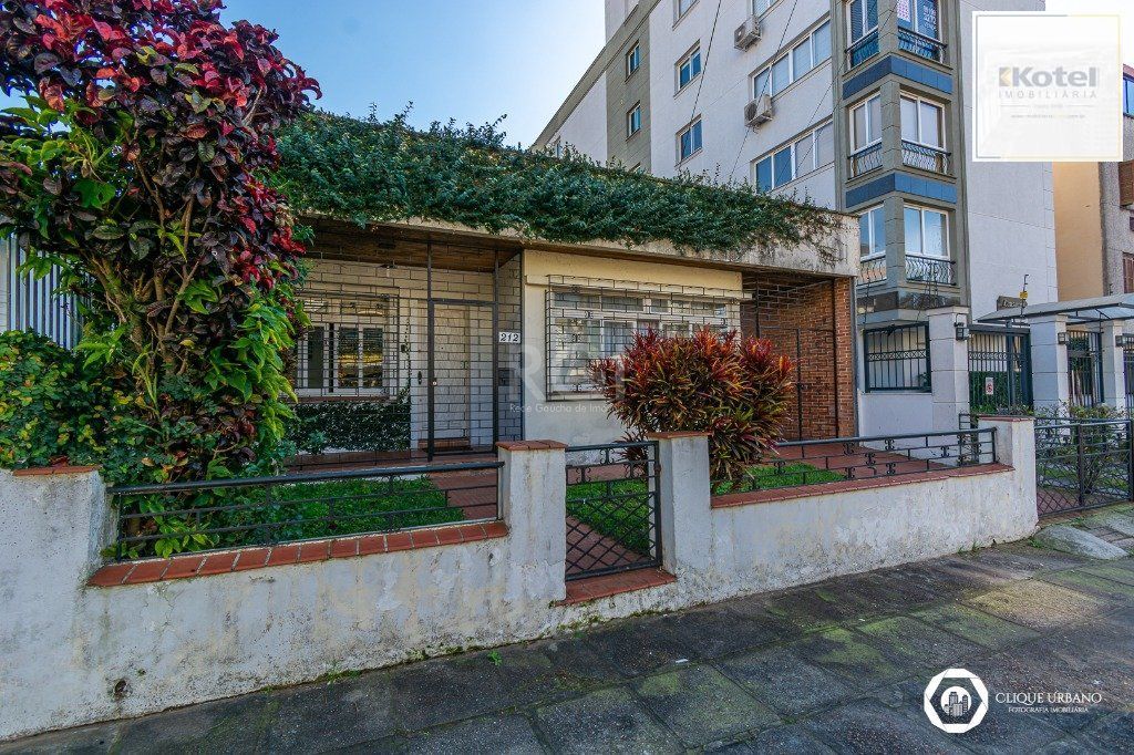 Casa para Venda de 3 dormitórios, no bairro Petrópolis — foto 2