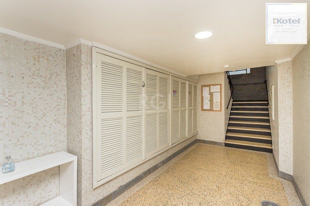Apartamento para Venda - 65.61m², 2 dormitórios, Petrópolis — foto 2