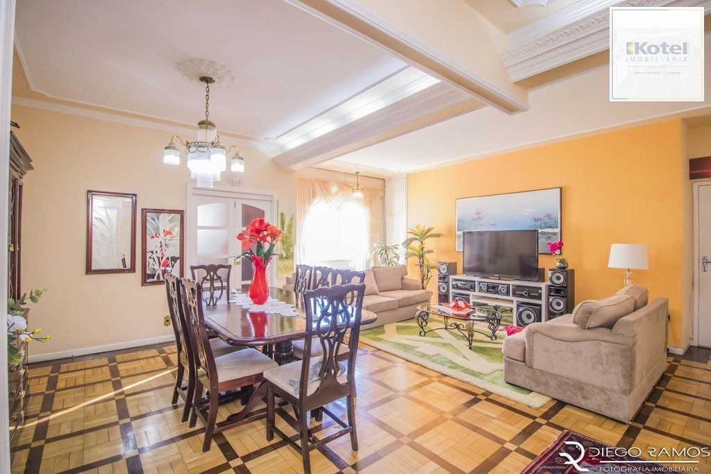 Apartamento para Venda - 207.97m², 4 dormitórios, sendo 1 suites, 1 vaga - Moinhos de Vento — foto 2