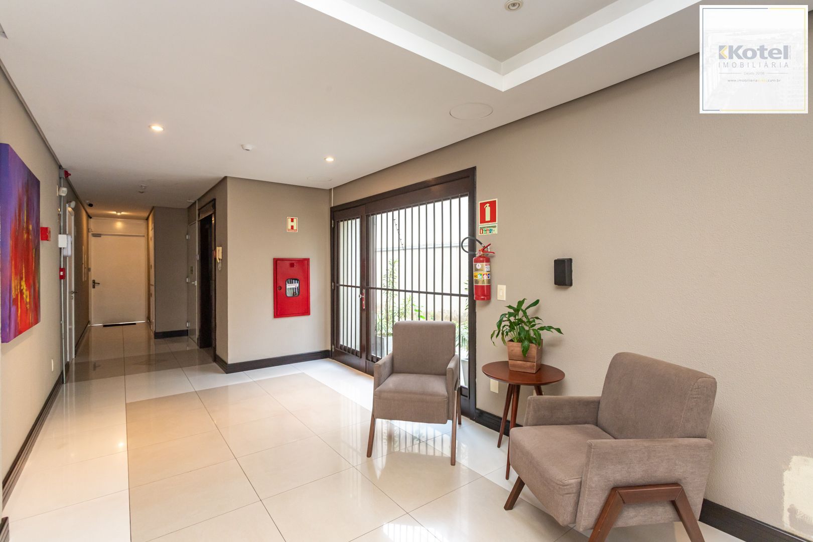 Exelente apartamento de dois dormitórios próximo Benjamin Constant