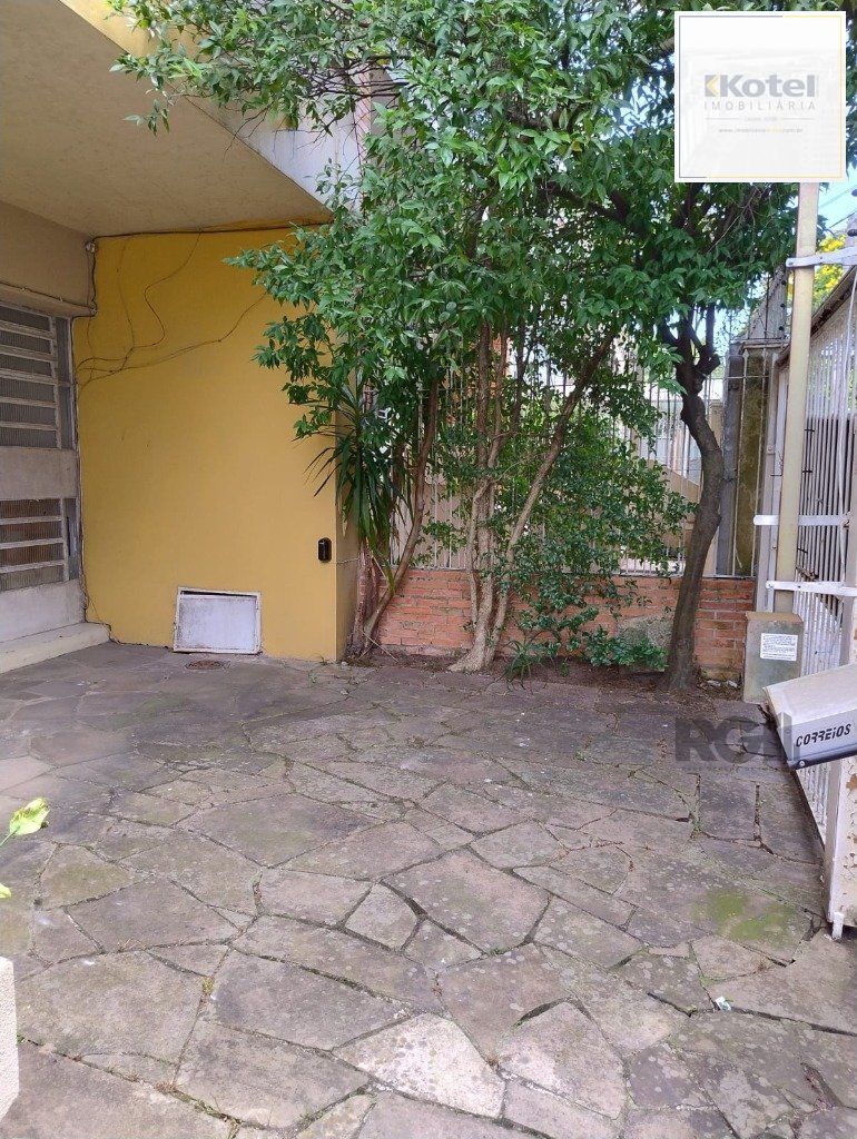 CASA MISTA COMERCIAL NO TÉRREO E RESIDENCIAL EM CIMA