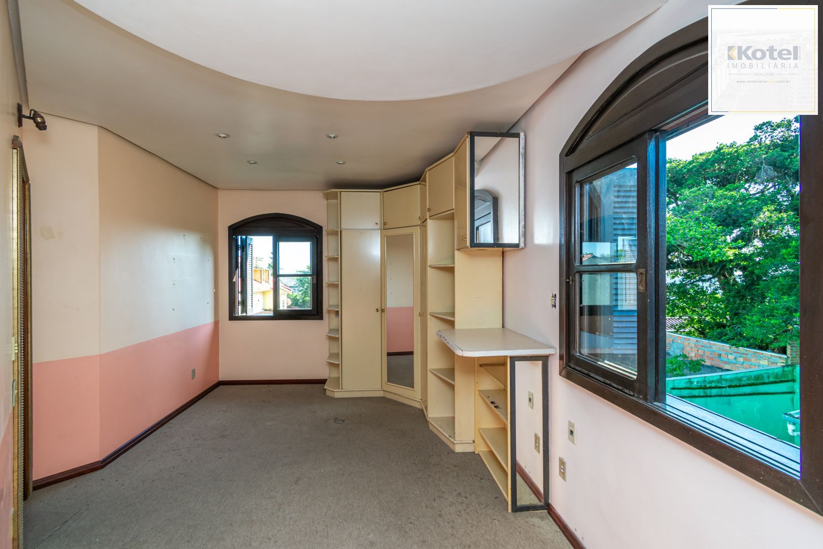 Casa 5 quartos à venda, 267m², Jardim Sabará - Porto Alegre